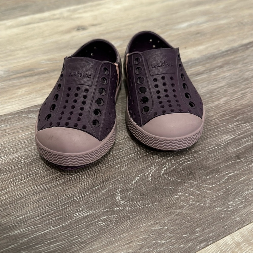 Toddler Native Shoes Size 4